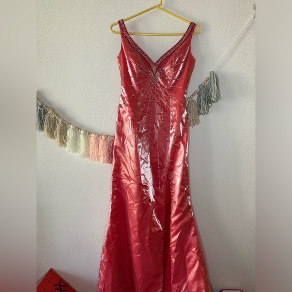 What’s hot for prom dress - Picture 1 of 4